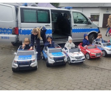 Dzień dziecka z policjantami